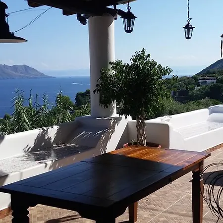 Batana Villa Santa Margherita (Lipari)